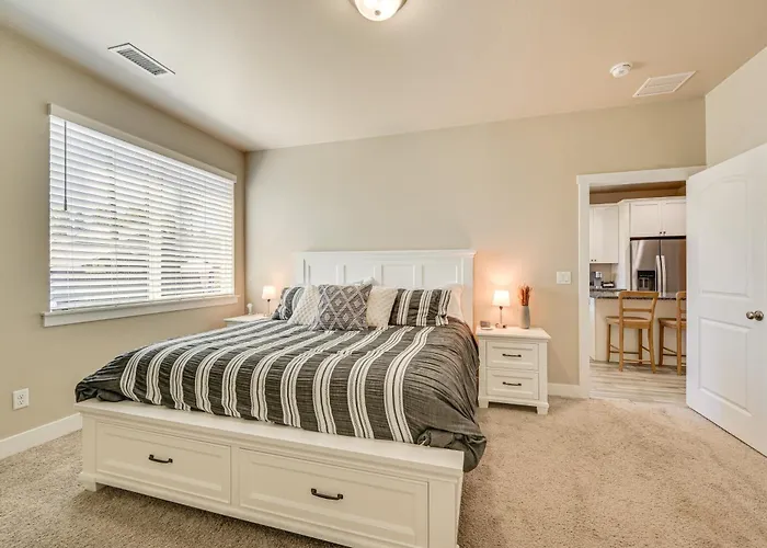 Holiday home Family-friendly Near Hiking Trails! *