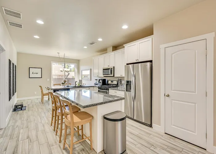 Holiday home Family-friendly Near Hiking Trails!