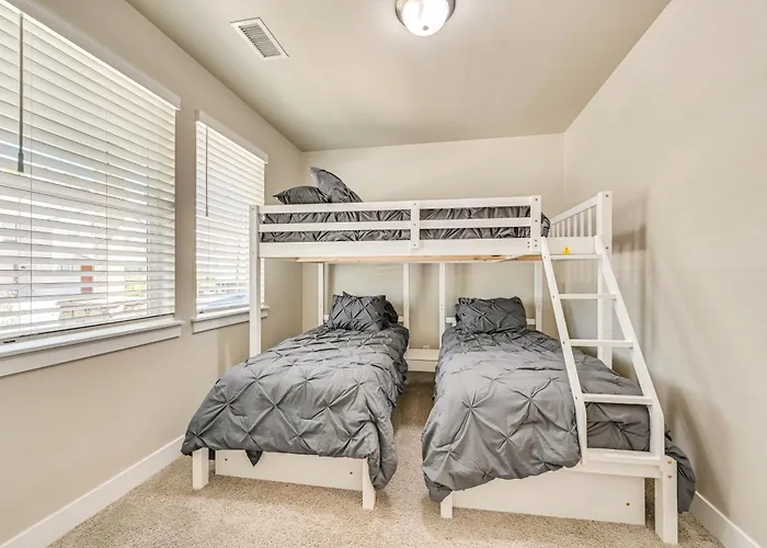 Family-friendly Near Hiking Trails! *